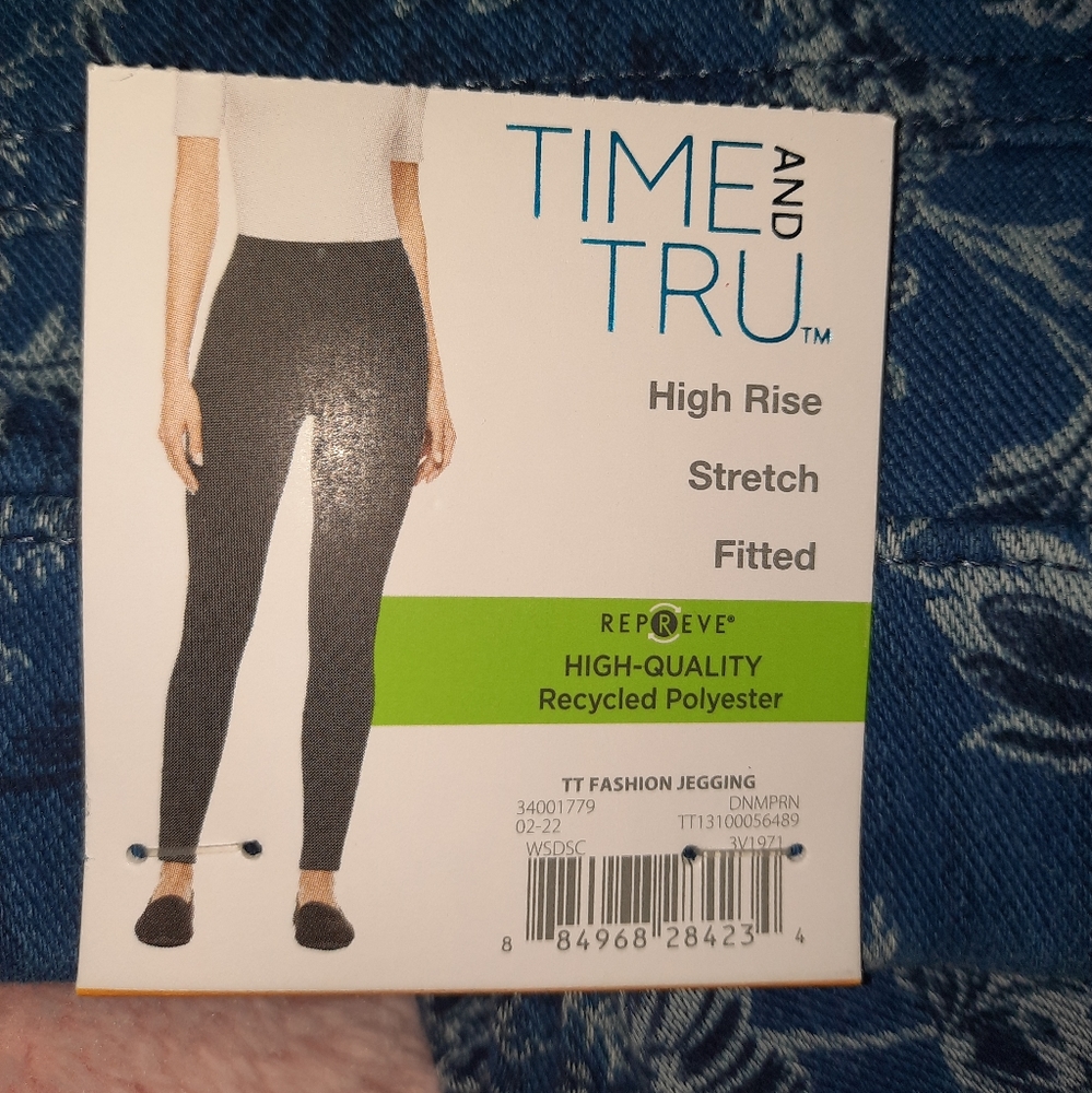Women’s Time and Tru Denim Jeggings - NWT - Picture 6 of 7